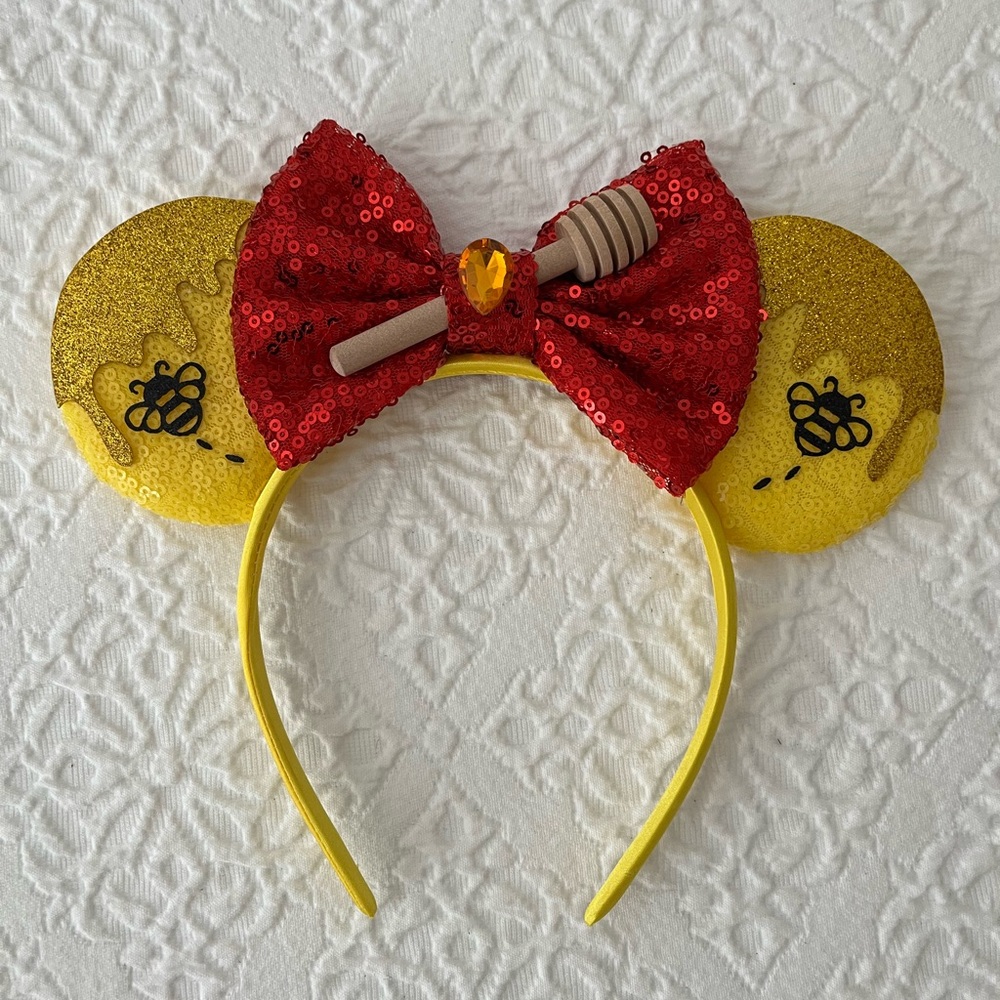 NWOT Winnie the Pooh Minnie Ears Headband